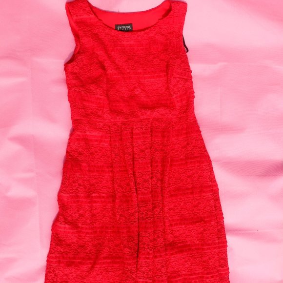Red Dress - Picture 1 of 3